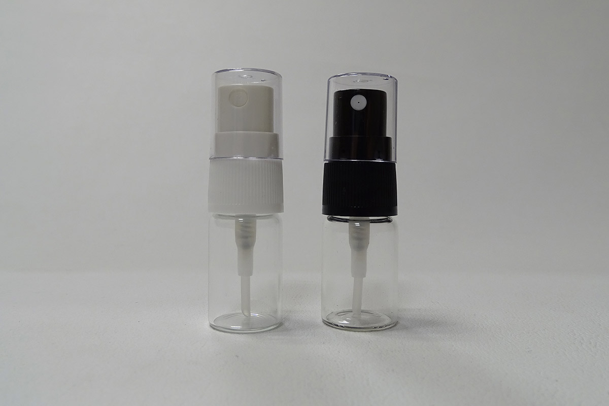 Botella de tubo de vidrio transparente 7 ml. con atomizador plástico blanco  o negro - Envases Fuste